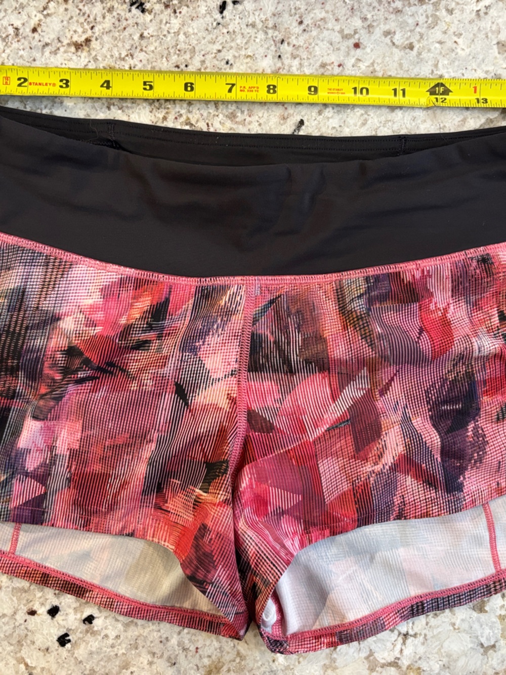 lululemon sundaze multi pink/super dark speed short